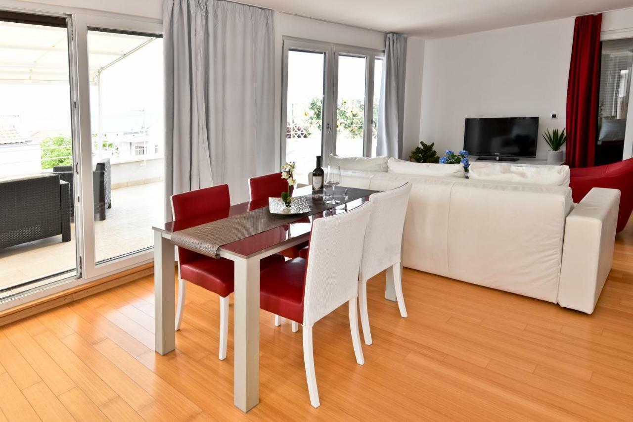 Apartmani Astrado Petrcane Eksteriør bilde